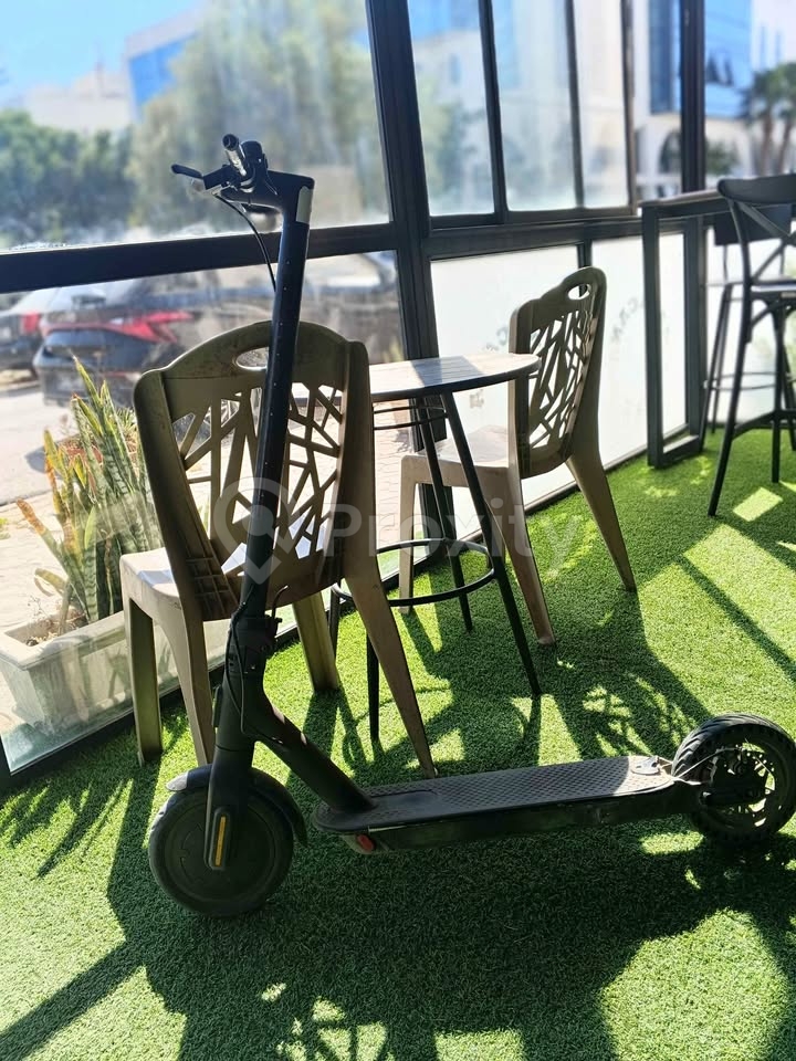 Trottinette électrique Xiaomi Pro 2 en bon état à vendre à Ezzahra