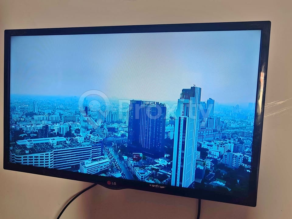 TV LED LG 32 pouces à vendre à Ariana – excellent état