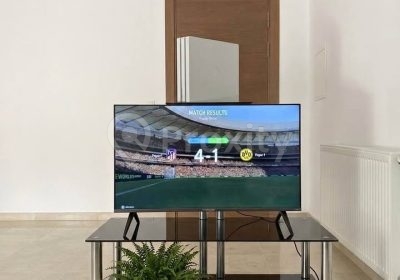 TV MAXWELL 40 pouces Full HD avec récepteur intégré et table TV à vendre à Tunis – Télévision et Sat – Tunis – photo 1