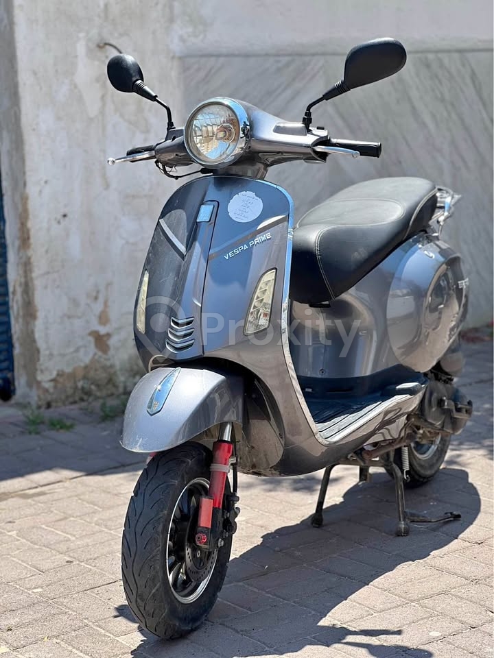 Vespa Prime 50 4T en bon état à vendre à Sousse