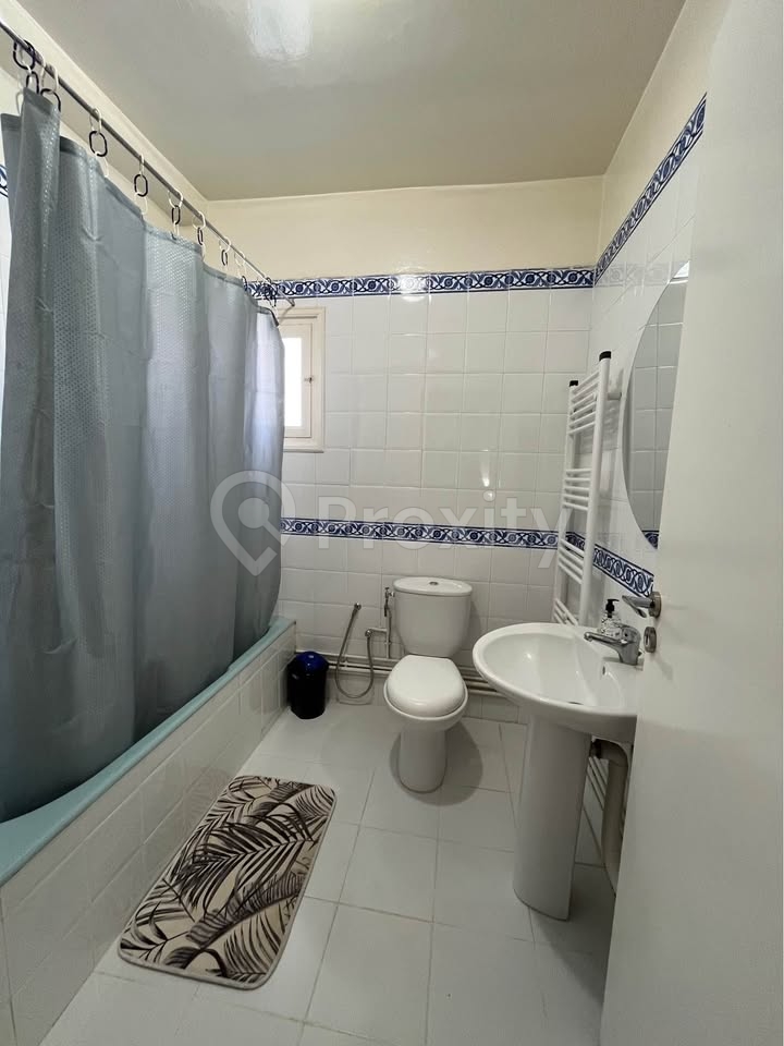 Villa duplex à vendre à La Soukra avec jardin, garage et titre foncier – 730 000 DT