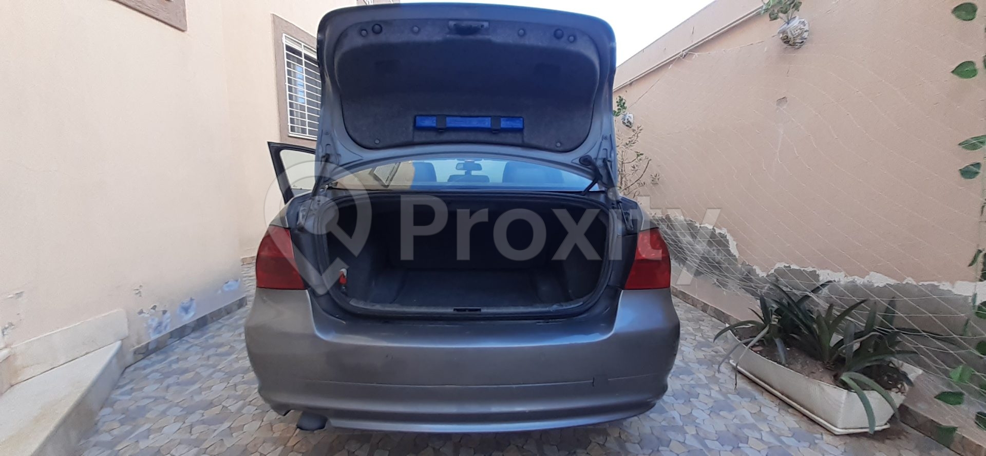 BMW SERIE 3. DE FEMME. 1ER MAIN. IMPORTE. BOITE AUTO