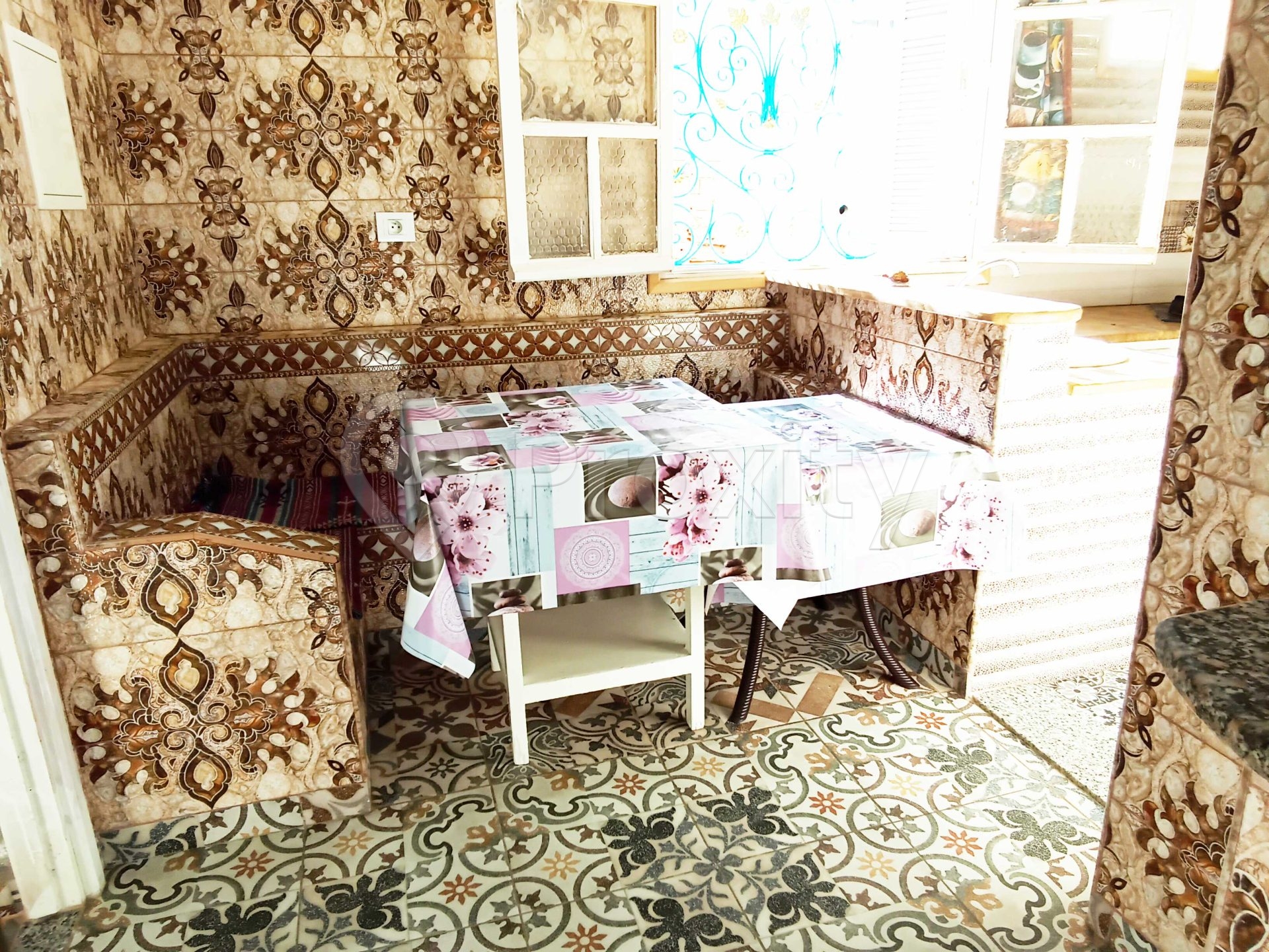 5-Dining-room-Winsome-House-1-