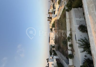 Terrain de 706 m² à vendre à Chotrana 3 La Soukra dans un quartier résidentiel à Ariana