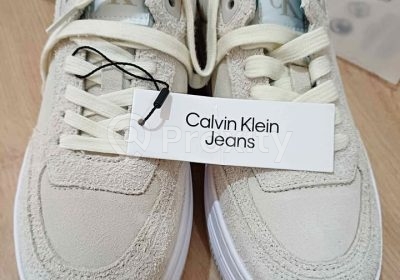 Paire de baskets femme Calvin Klein Jeans beige clair neuves avec étiquette à El Mourouj 6