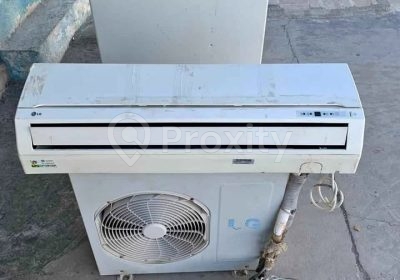 Climatiseur LG Plasma 9000 BTU avec unités intérieure et extérieure à La Nouvelle Médina