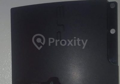 Console PlayStation 3 d’occasion avec une manette à Ben Arous