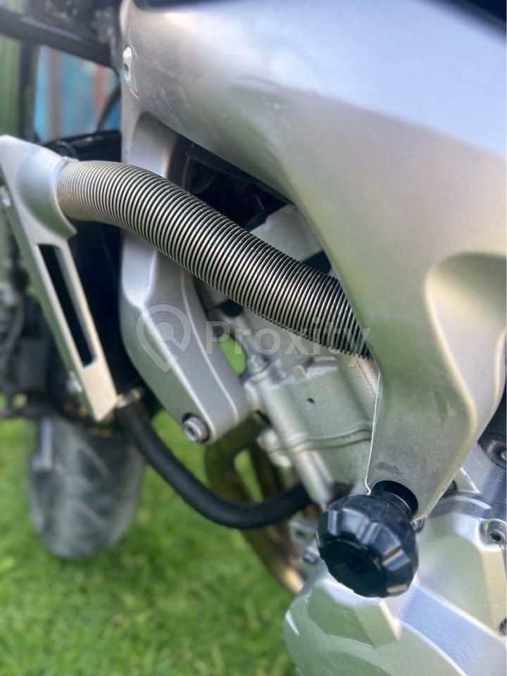 detail-moteur-yamaha-fz6-bon-etat