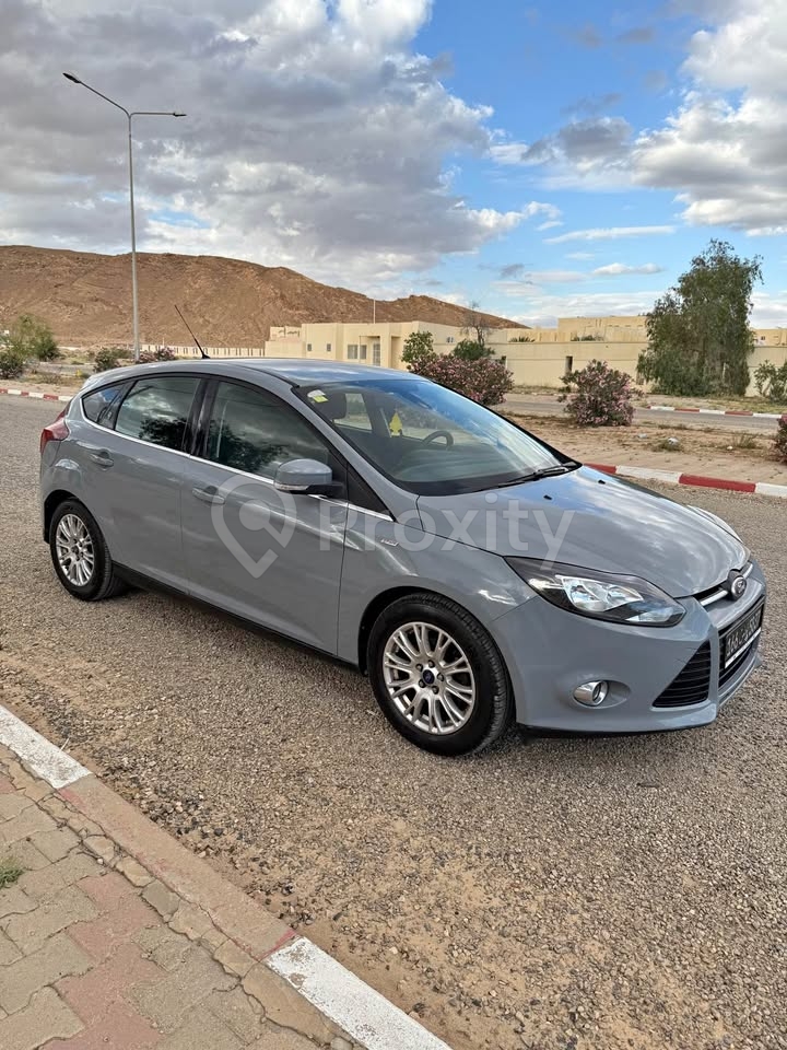 Ford Focus Titanium 1.6 essence 2013 à Tunis – 163 000 km