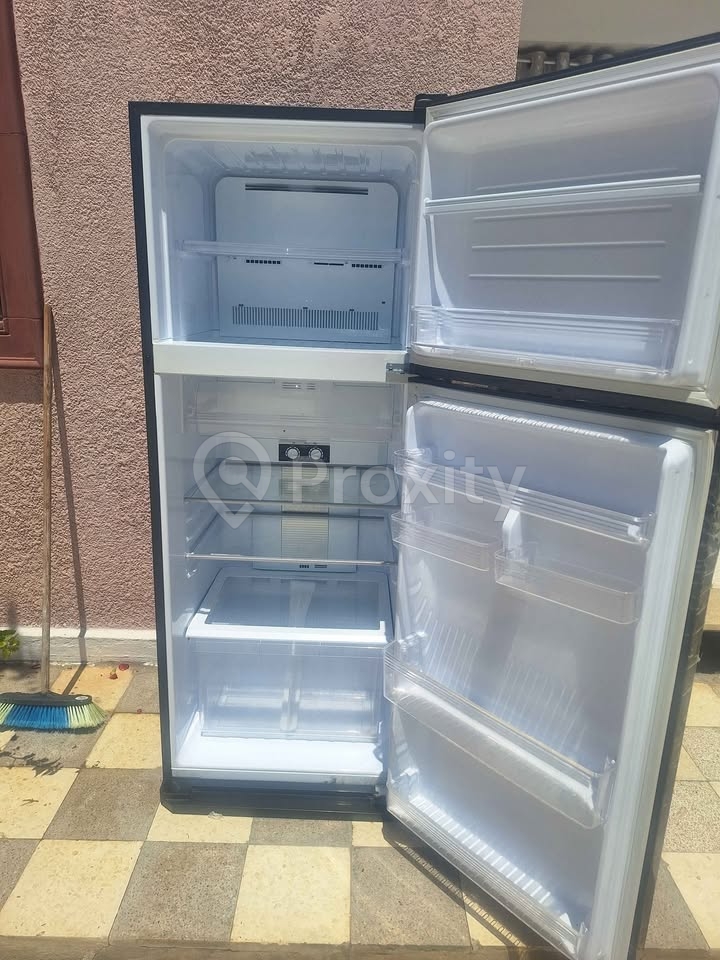 interieur-refrigerateur-tornado-380-litres