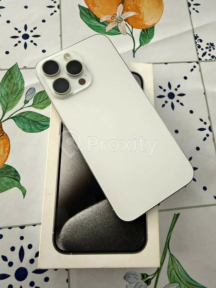iPhone 15 Pro Max 256 Go avec boîte à vendre à Hammam Lif