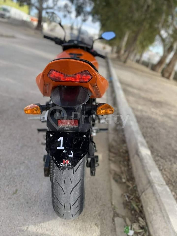 Kawasaki Z750 2006 à vendre à Enfidha – carte grise série 21
