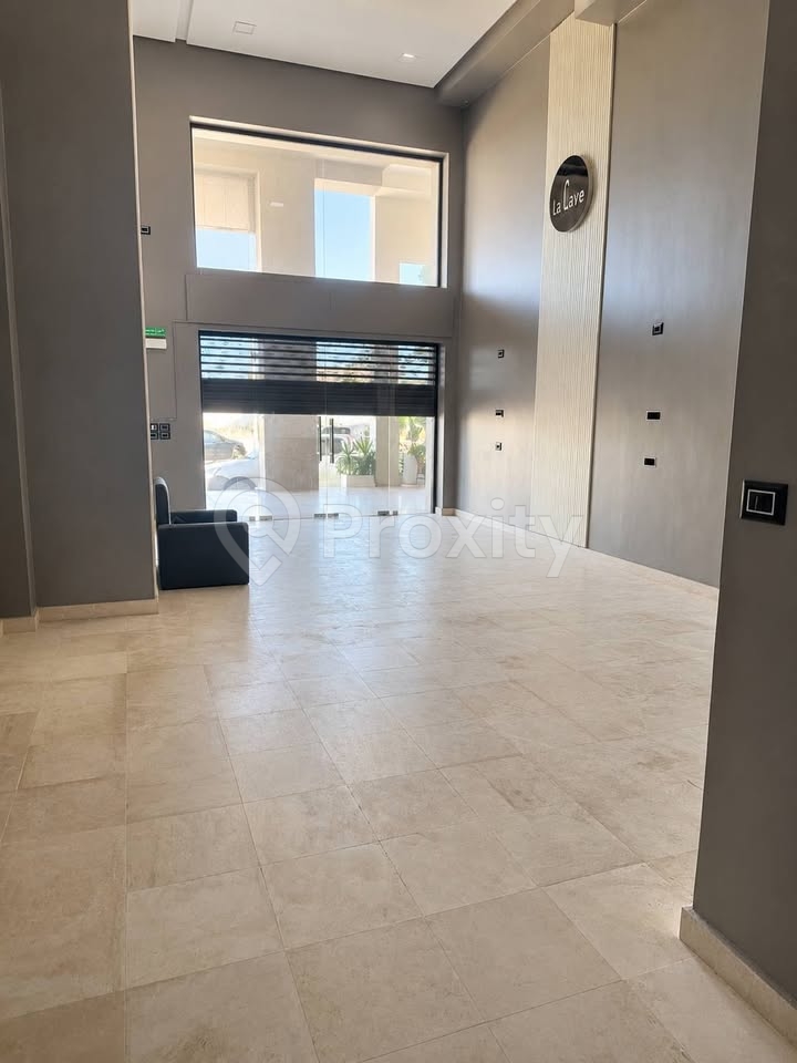Local commercial à louer à Nabeul Cité El Wafa – 80 m² + mezzanine, bonne visibilité
