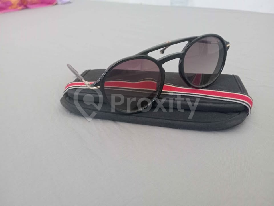 lunettes-soleil-carrera-vue-trois-quarts