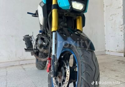 Moto M Force 110 cc modifiée bleu turquoise à vendre à Sfax