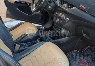 opel-corsa-2017-interieur-boite-manuelle