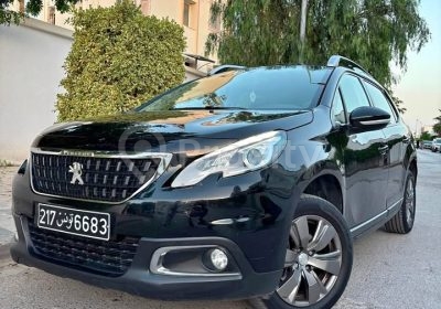 Peugeot 2008 noire essence de 2020 d’occasion à La Soukra