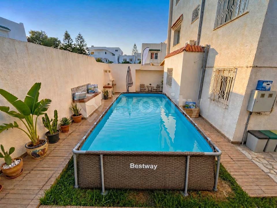 Piscine tubulaire Bestway aspect rotin avec accessoires à La Soukra
