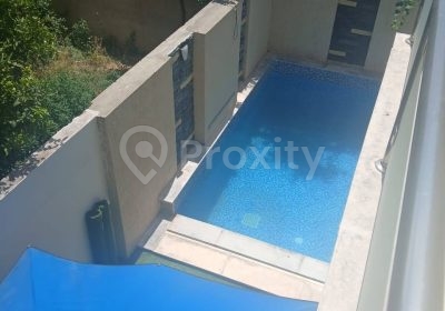 Piscine privée de la villa haut standing à louer à Hammam Chatt
