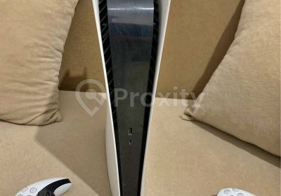 PS5 Digital avec deux manettes DualSense à vendre à Tebourba