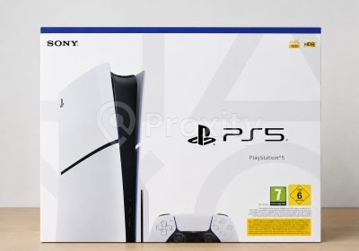 Console PS5 Digital Edition neuve avec manette et accessoires à Tozeur