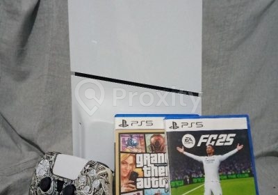 Console PS5 version disque avec manette et neuf jeux à vendre au Kef