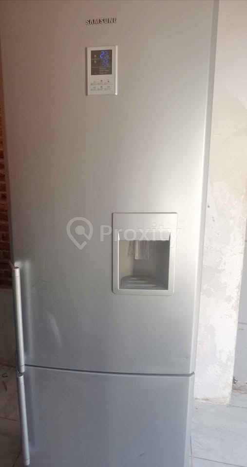 Réfrigérateur Samsung Combi 318 L A+ silver à Tunis – 1 000 DT