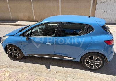 Renault Clio 4 Dynamique bleue de 2013 à vendre au Bardo