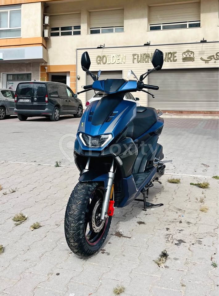 Scooter Phantom Z1 avec carte grise à El Mnihla – 4 400 DT