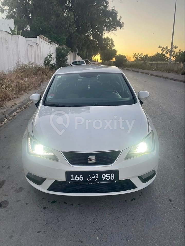 Seat Ibiza 2013 essence à vendre à Tunis – 5 CV, toutes options, 228000 km