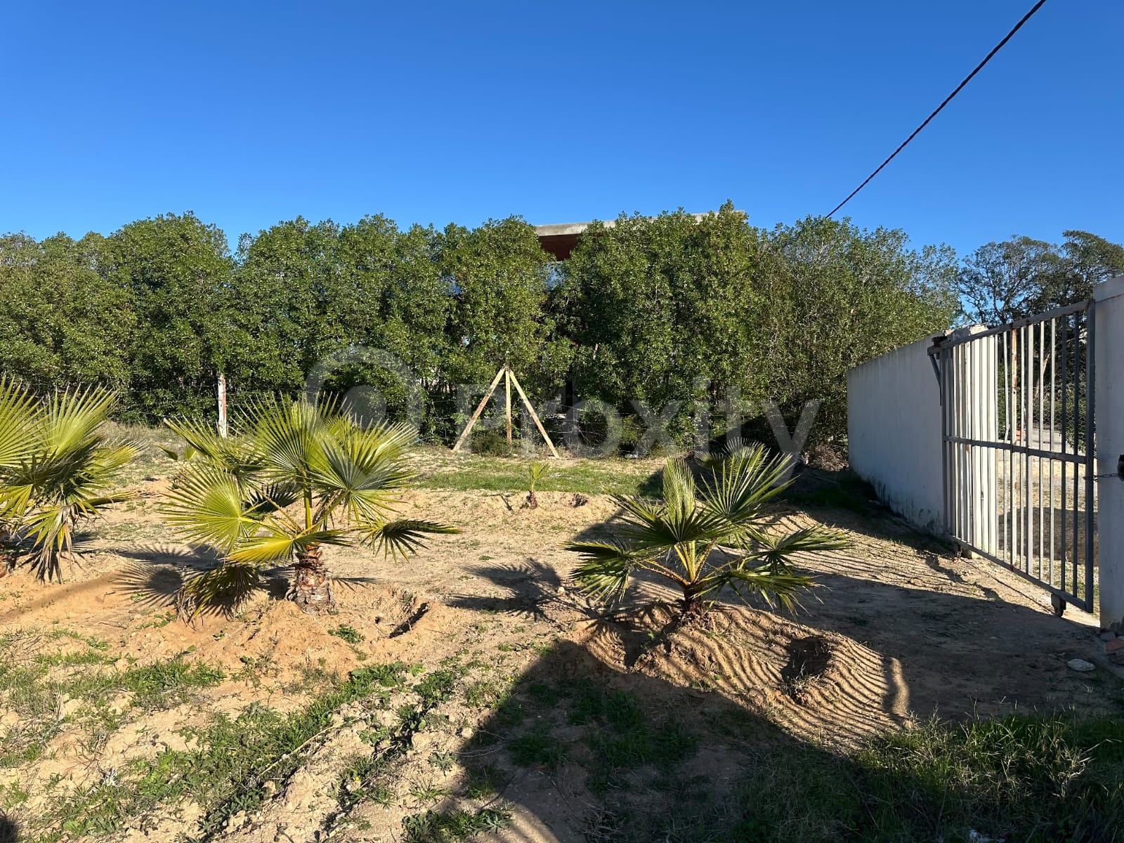 Terrain de 4000 m² à vendre à Hammamet avec villa et studio inachevés
