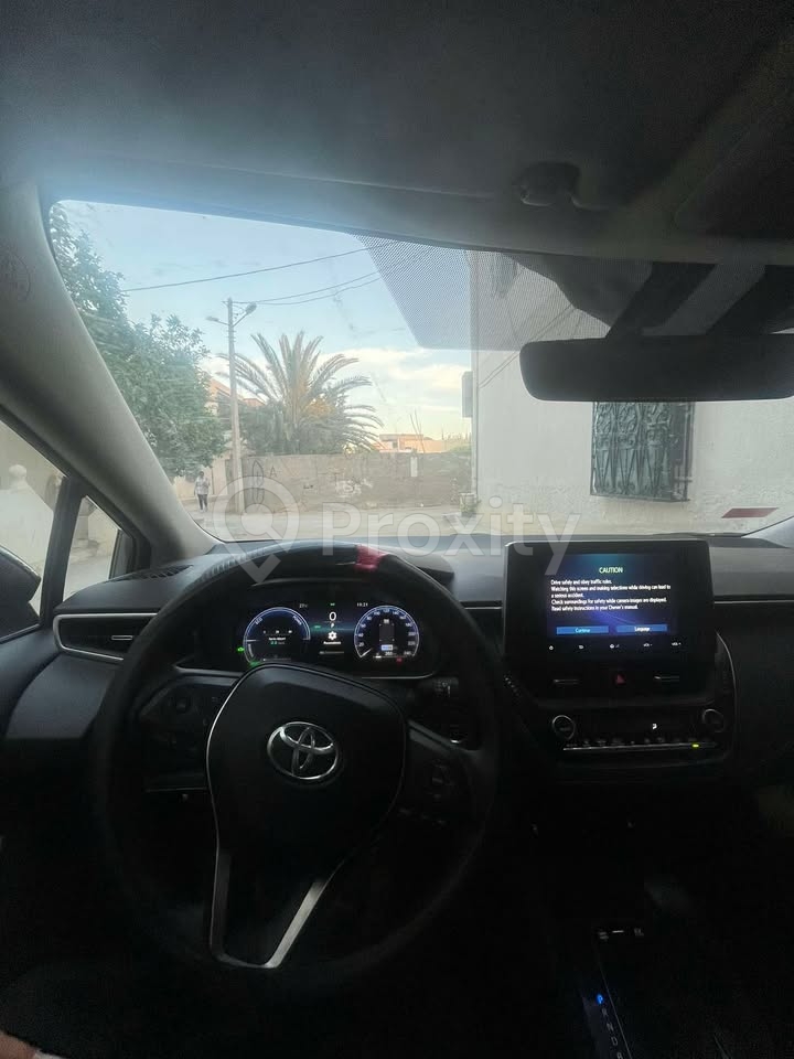 Toyota Corolla Hybride 2025 à céder à Nabeul – 17 500 km