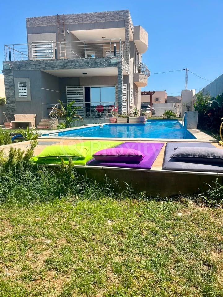 Villa avec piscine à louer pour les vacances à Beni Khira près de El Haouaria