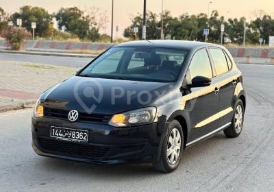 Volkswagen Polo 7 noire modèle 2010 à vendre aux Jardins de Carthage