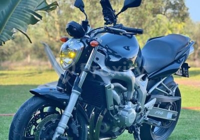 Yamaha FZ6 à vendre à Menzel Bouzalfa Nabeul vue avant trois quarts