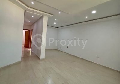 Salon spacieux d’un appartement S+2 neuf à louer à Borj Cédria