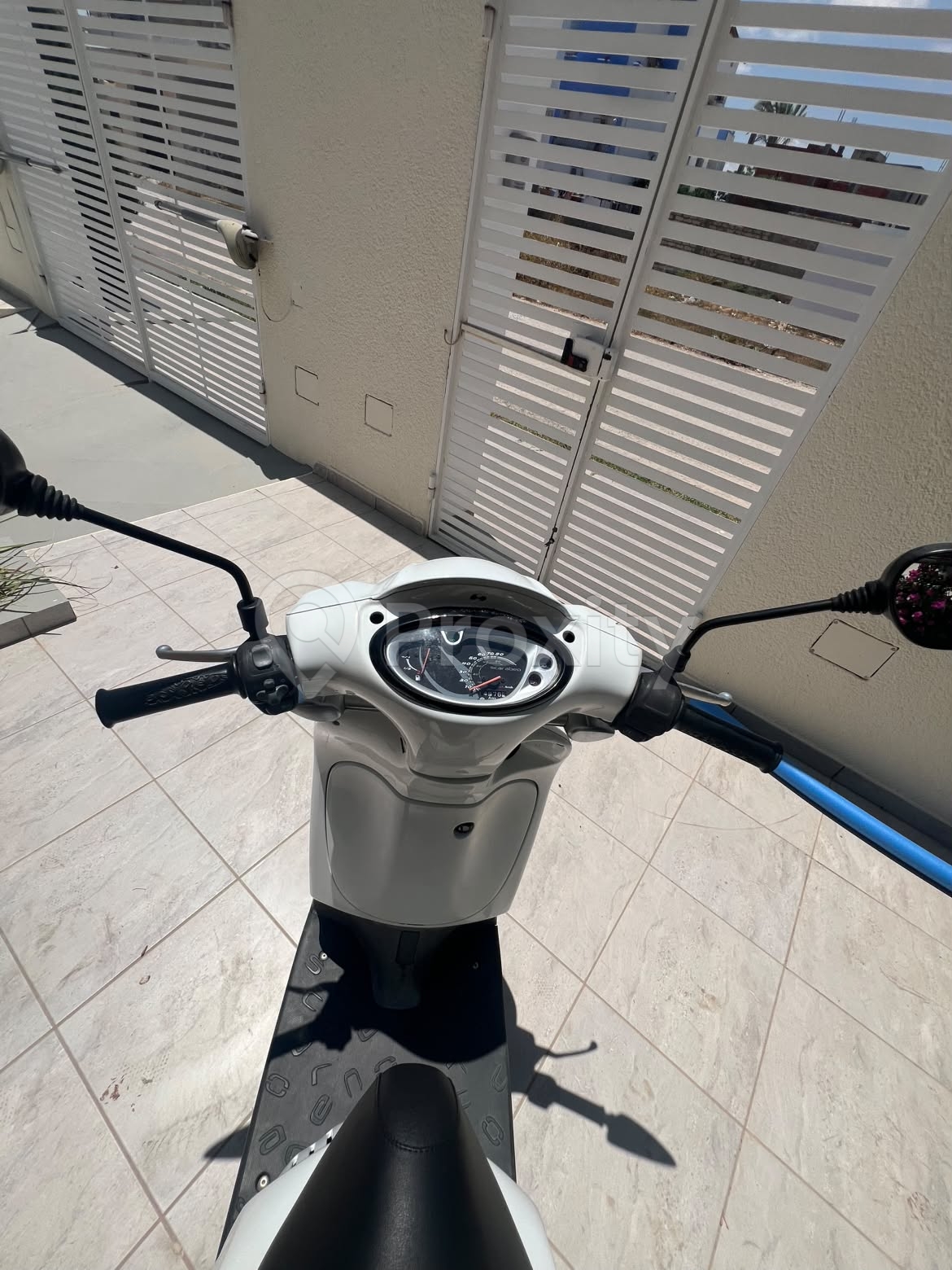 Aprilia Scarabeo 50 2T d'occasion à Mahdia – 15 000 km