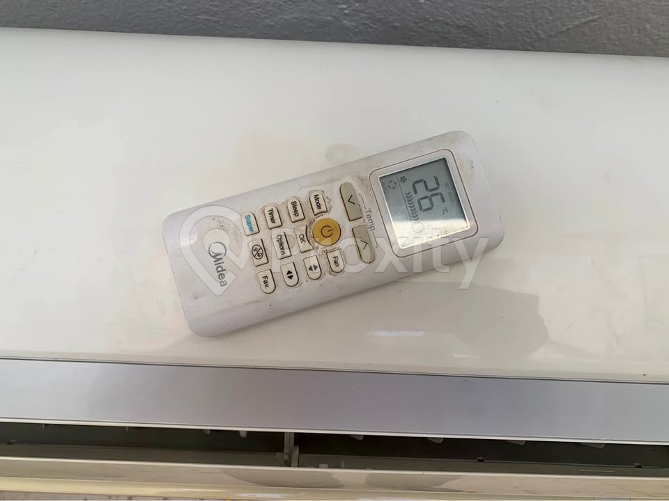 Climatiseur Midea 12 000 BTU chaud/froid avec kit cuivre à Sousse