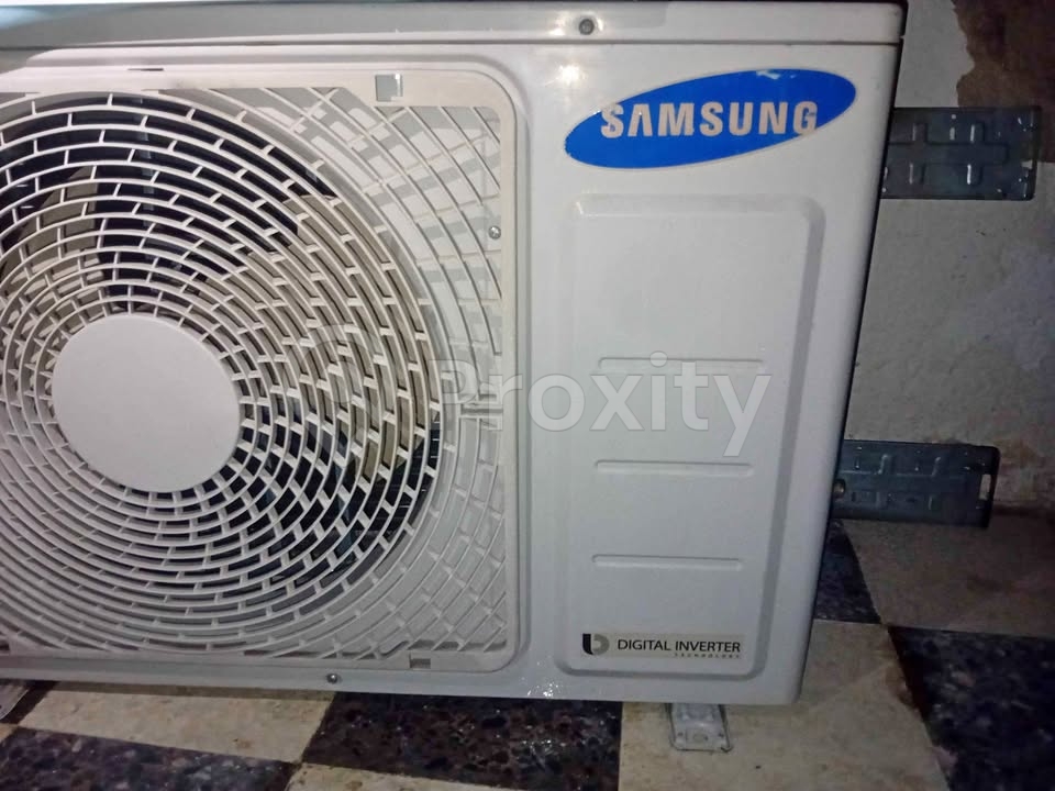 Climatiseur Samsung Inverter 9000 BTU chaud/froid à Jdaida – 750 DT