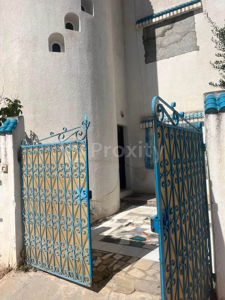 Étage de villa haut standing 100 m² avec terrasse à cité El Ghazela