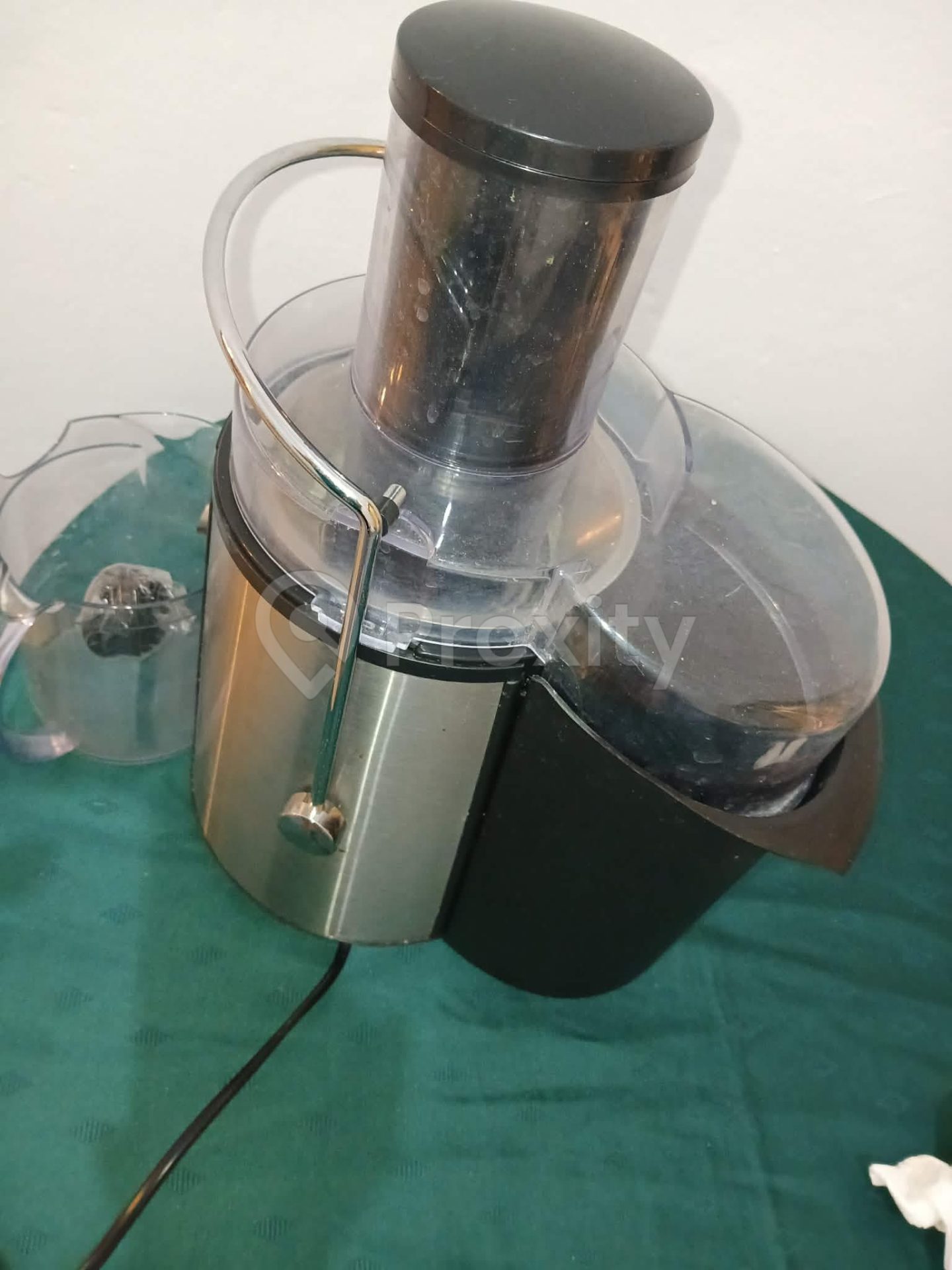 Centrifugeuse Techwood Inox 1000 W neuve à vendre à Tunis