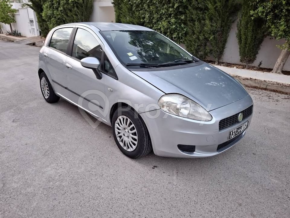 Fiat Grande Punto 1.2 essence 4 CV de 2009 à Ariana – 19000 DT