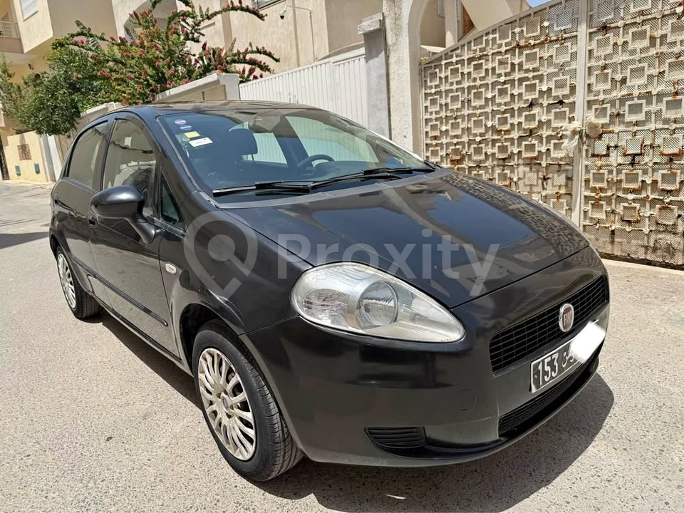 Fiat Grande Punto 2012 première main 5 CV à vendre à Ariana – 23 500 DT