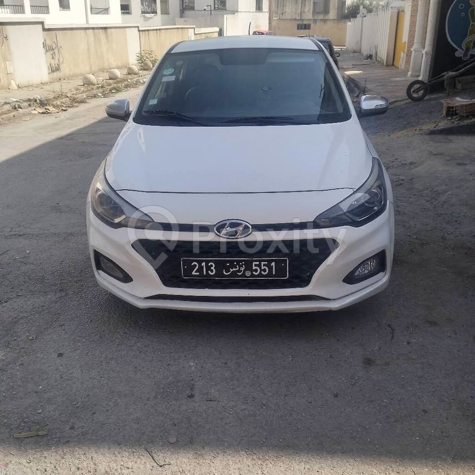 Hyundai i20 2021 essence 5 CV en très bon état à vendre à Tunis