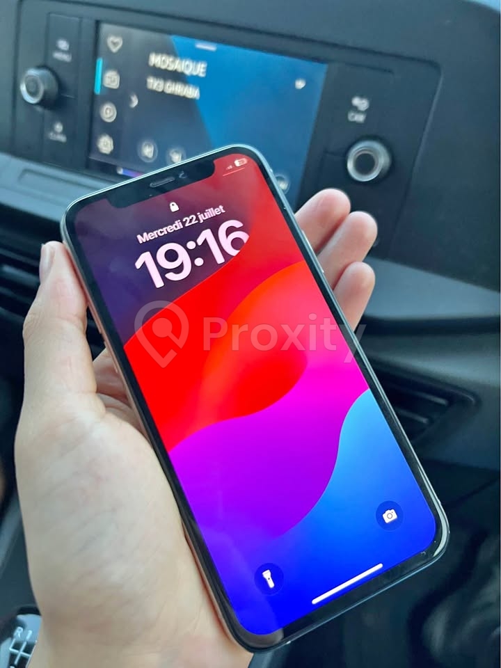 iPhone 11 Pro 64 Go d'occasion en bon état à Sfax