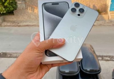 iPhone 15 Pro Max 256 Go d’occasion avec sa boîte à Tunis