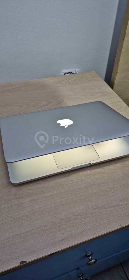 MacBook Pro Retina 13 pouces Early 2015 Core i5 8 Go SSD 251 Go à vendre à Raoued – 600 DT