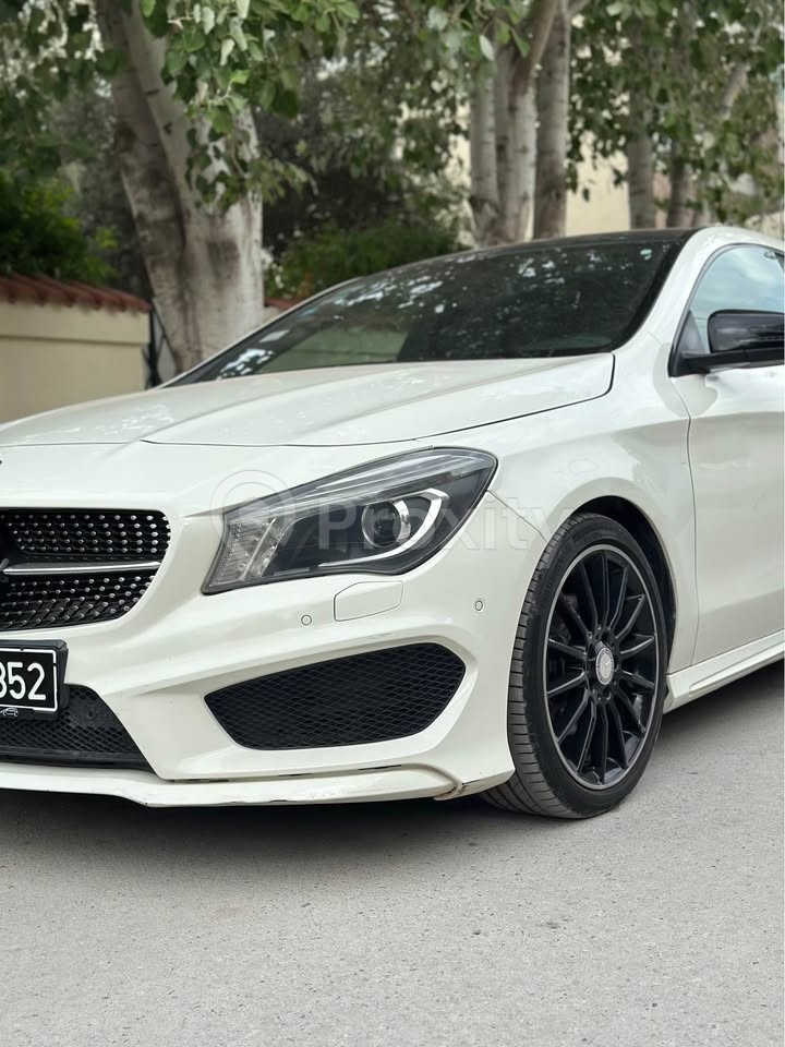 Mercedes CLA 180 BVA 2018 toutes options à vendre à Tunis