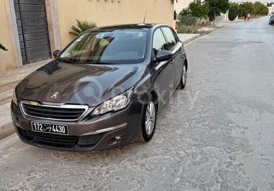 Peugeot 308 2014 d’occasion vue avant trois quarts à La Soukra