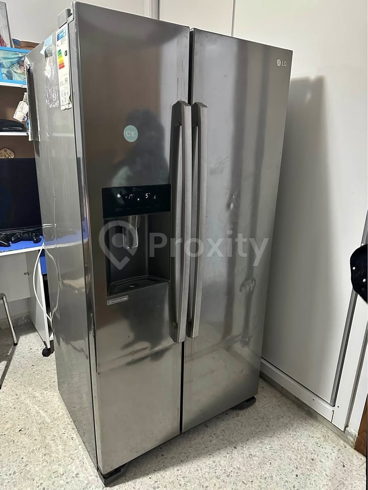 Réfrigérateur LG Side by Side avec distributeur d'eau à vendre à Radès